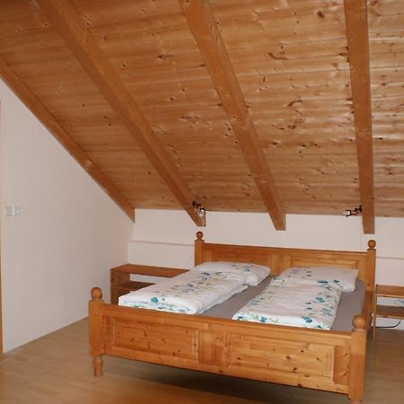 Rustikale Und Grosszuegige Ferienwohnung Kasperske Hory Kültér fotó