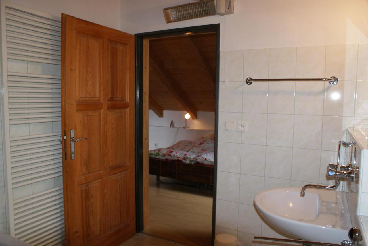 Rustikale Und Grosszuegige Ferienwohnung Kasperske Hory Kültér fotó