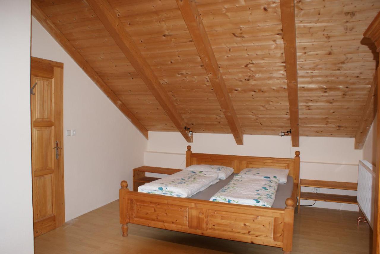 Rustikale Und Grosszuegige Ferienwohnung Kasperske Hory Kültér fotó